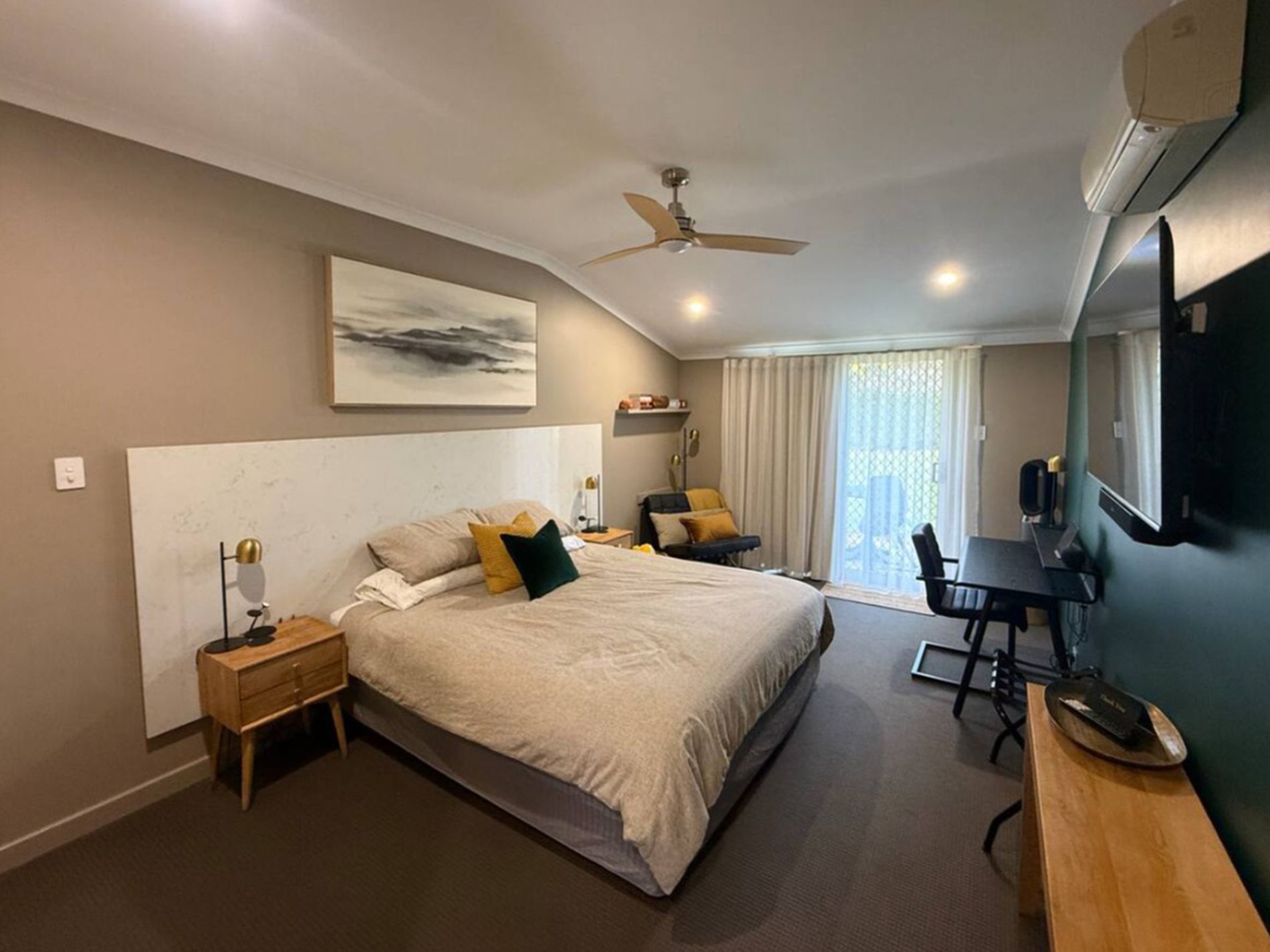 15 / 105 Old Coast Road, Pelican Point