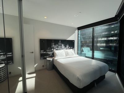 305 / 442 Elizabeth Street, Melbourne