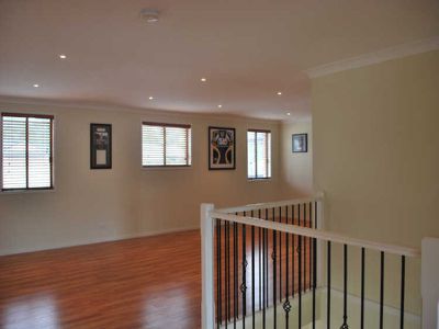 8 Norman Clark Crescent, Horsley