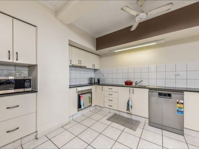31 / 24 Harry Chan Avenue, Darwin City