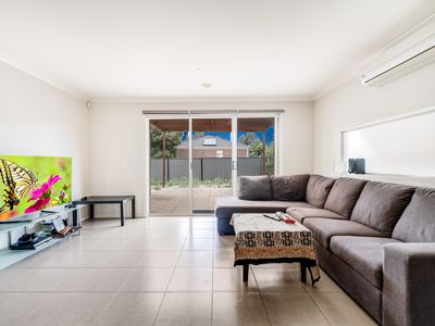27 Cobram Street, Tarneit