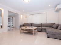 6 Hampton Close, Carindale