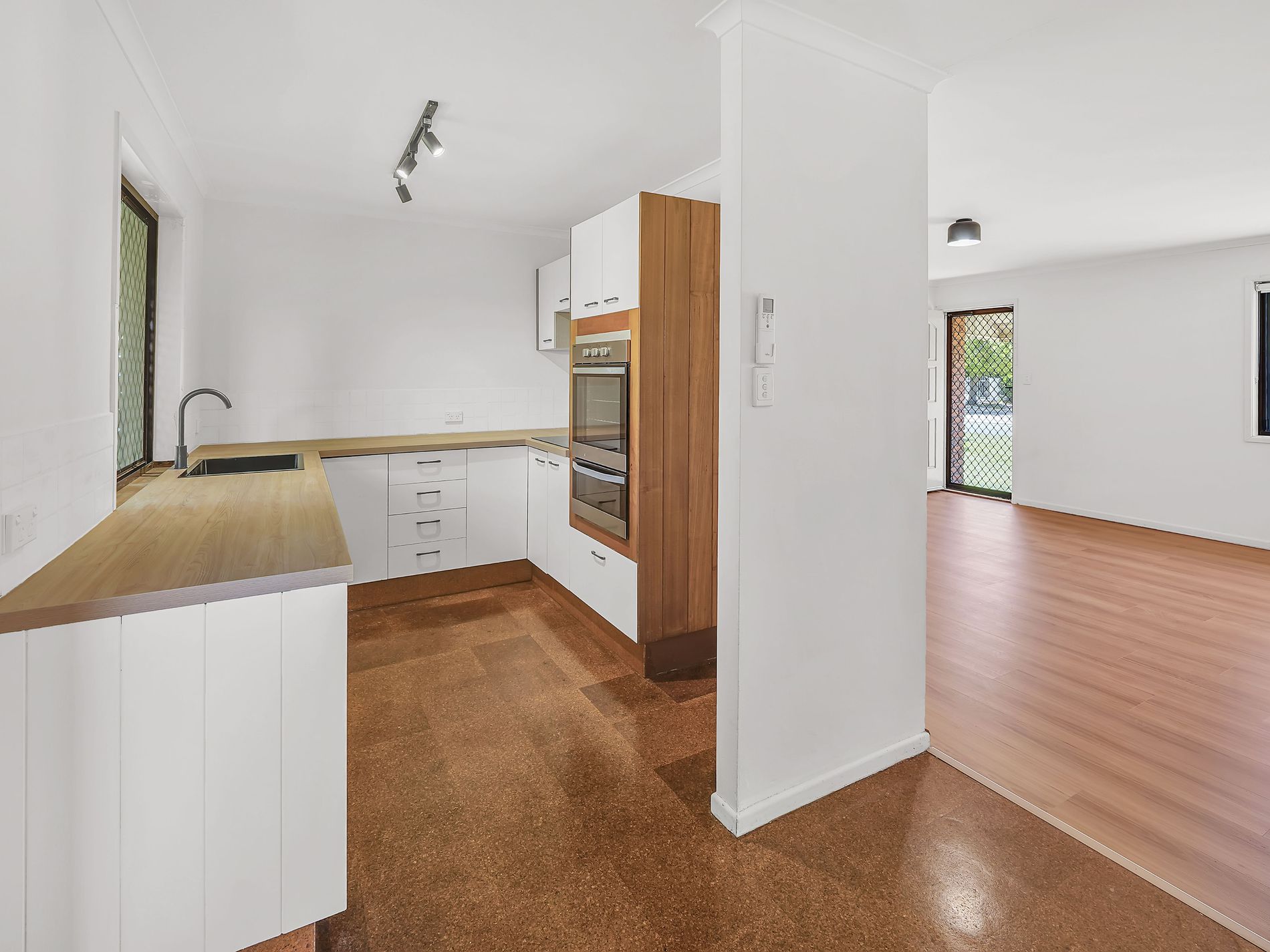 63 Sunbird , Parrearra