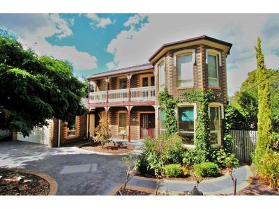 16 Barina Road, Glen Iris