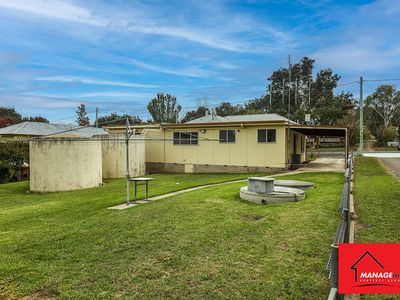14 LEAKE STREET, Bowning