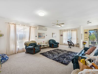 32 St Andrews Boulevard, Normanville