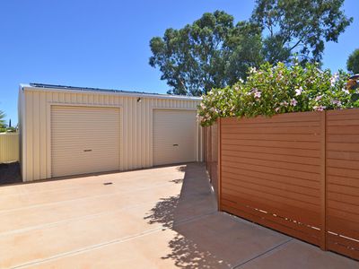 5 Buchanan Court, Somerville