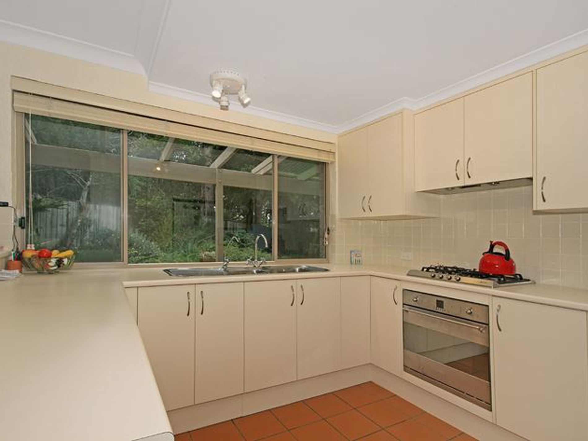 2 / 15 Clyde Street, Mollymook Beach