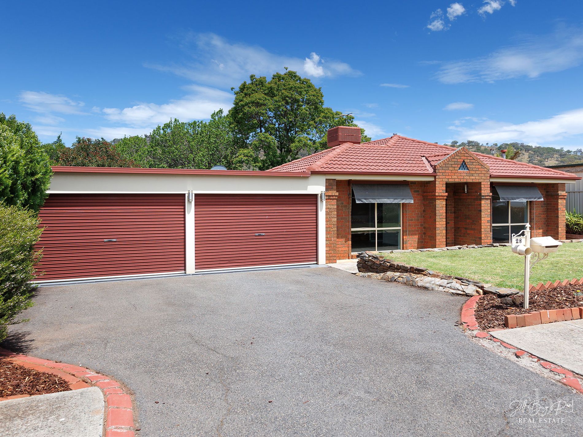 28 AZURE DRIVE, Wodonga