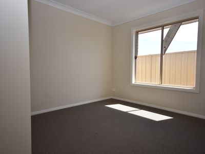 6 Graza Avenue, Dubbo