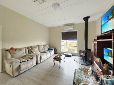 2-4 Breeza Street, Carroll