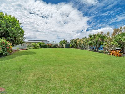 12 TAYLOR STREET, Kurrimine Beach