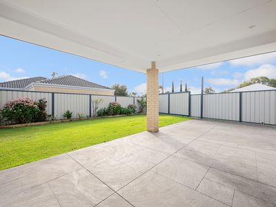 15 Medinah Street, Meadow Springs