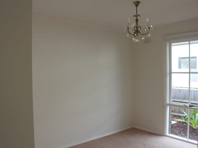 8 Stinton Avenue, Newtown