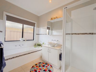 8 Merit Crescent, Swan Hill