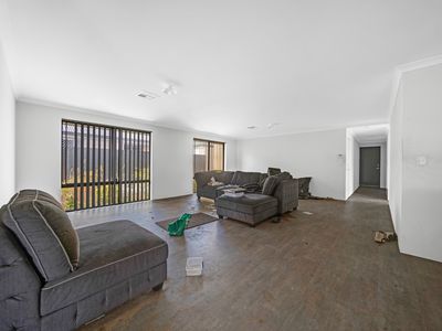 21 Cathedral Approach, Secret Harbour