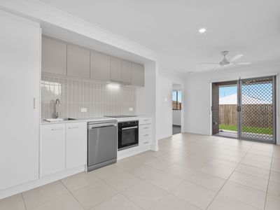 2 / 66 Austin Way, Park Ridge