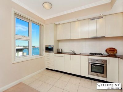 13 / 3 Bay Drive, Meadowbank