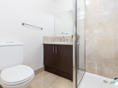 2 / 16 Officer Court, Werribee