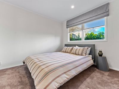 2/2 Seaview Road, Milford