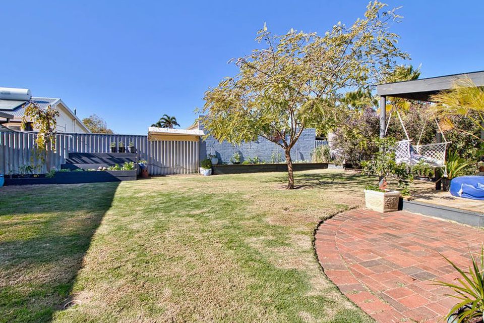 11 Seagate Street , Safety Bay