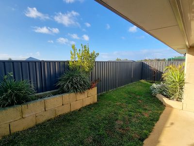 33 Cuddlepie Turn, Banksia Grove