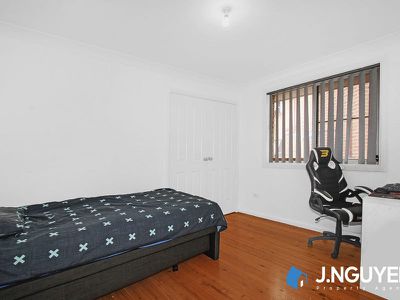 5A Edward Place, Canley Heights