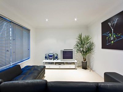 8 Wirra Cct, Wynnum West