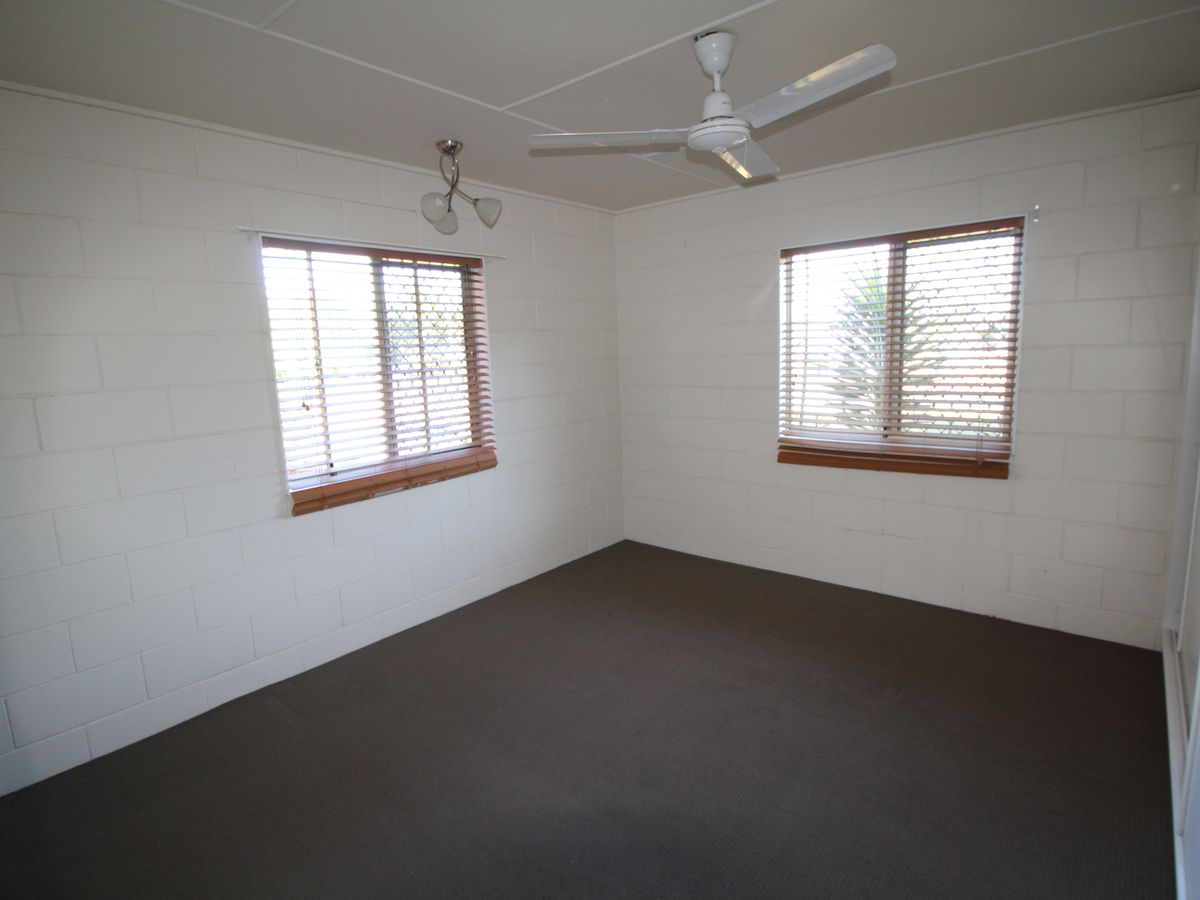 32 Irvine Street, Kairi