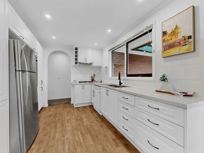 16 Geraldine Drive, Hampton Park