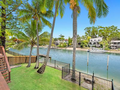 5 Park Ave, Broadbeach Waters