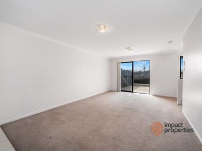 46 / 41 Lawrenson Circuit, Jacka