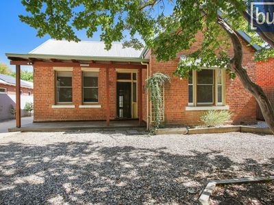 715 Young St, Albury