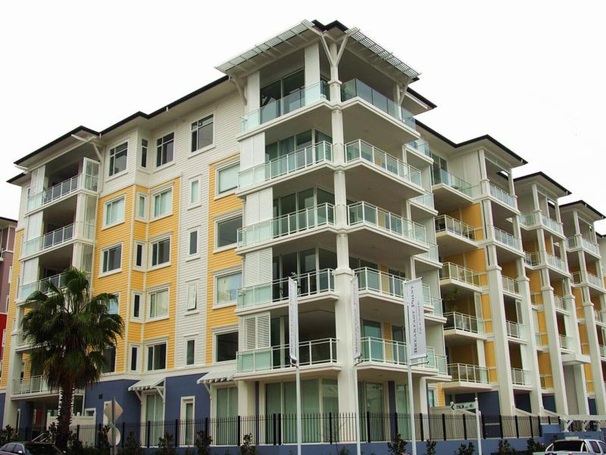 107 / 50 Peninsula Drive, Breakf...