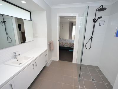 7 Hydrangea Avenue, Parkes