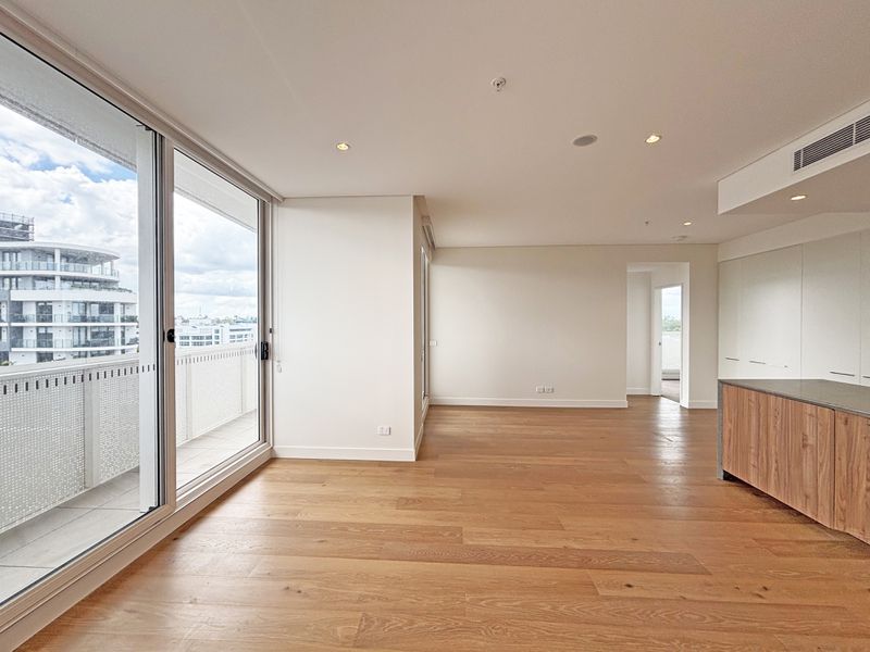 1111 / 21 Spurway Drive, Norwest