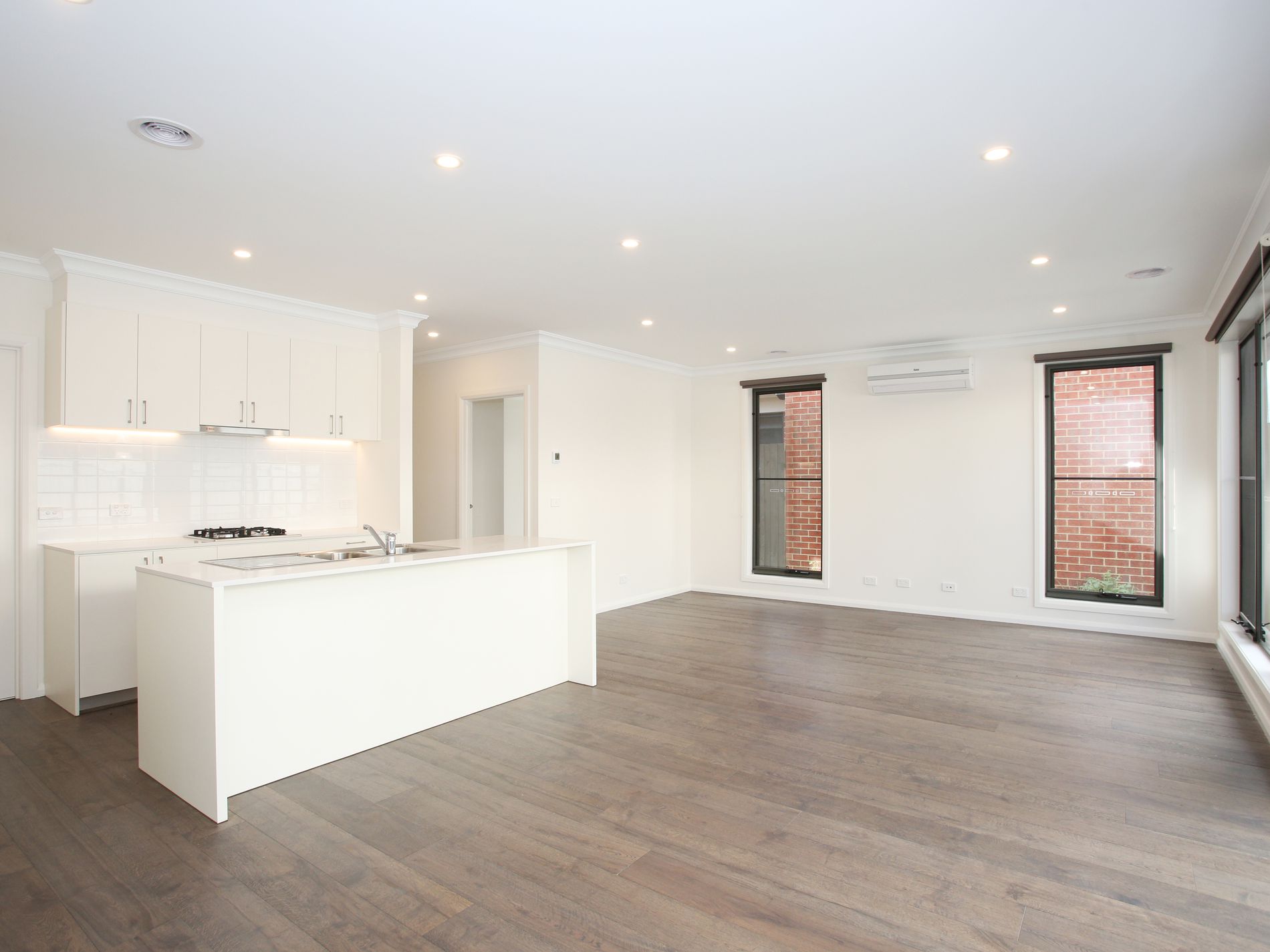 14 COCKATIEL STREET, Narre Warren