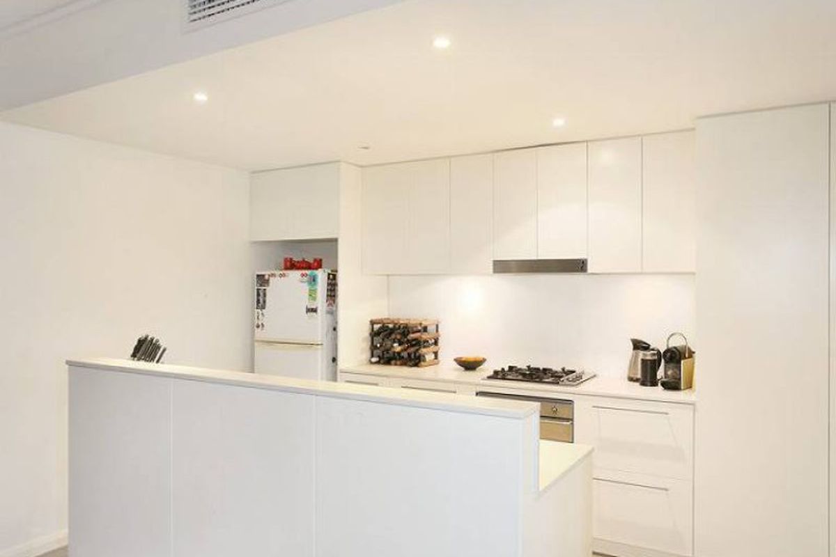 11 Lewis Avenue, Rhodes