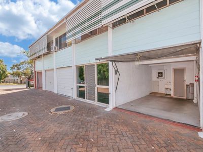 5 / 61 South Station Road, Booval