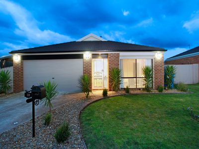 10 Chatswood Drive, Narre Warren South
