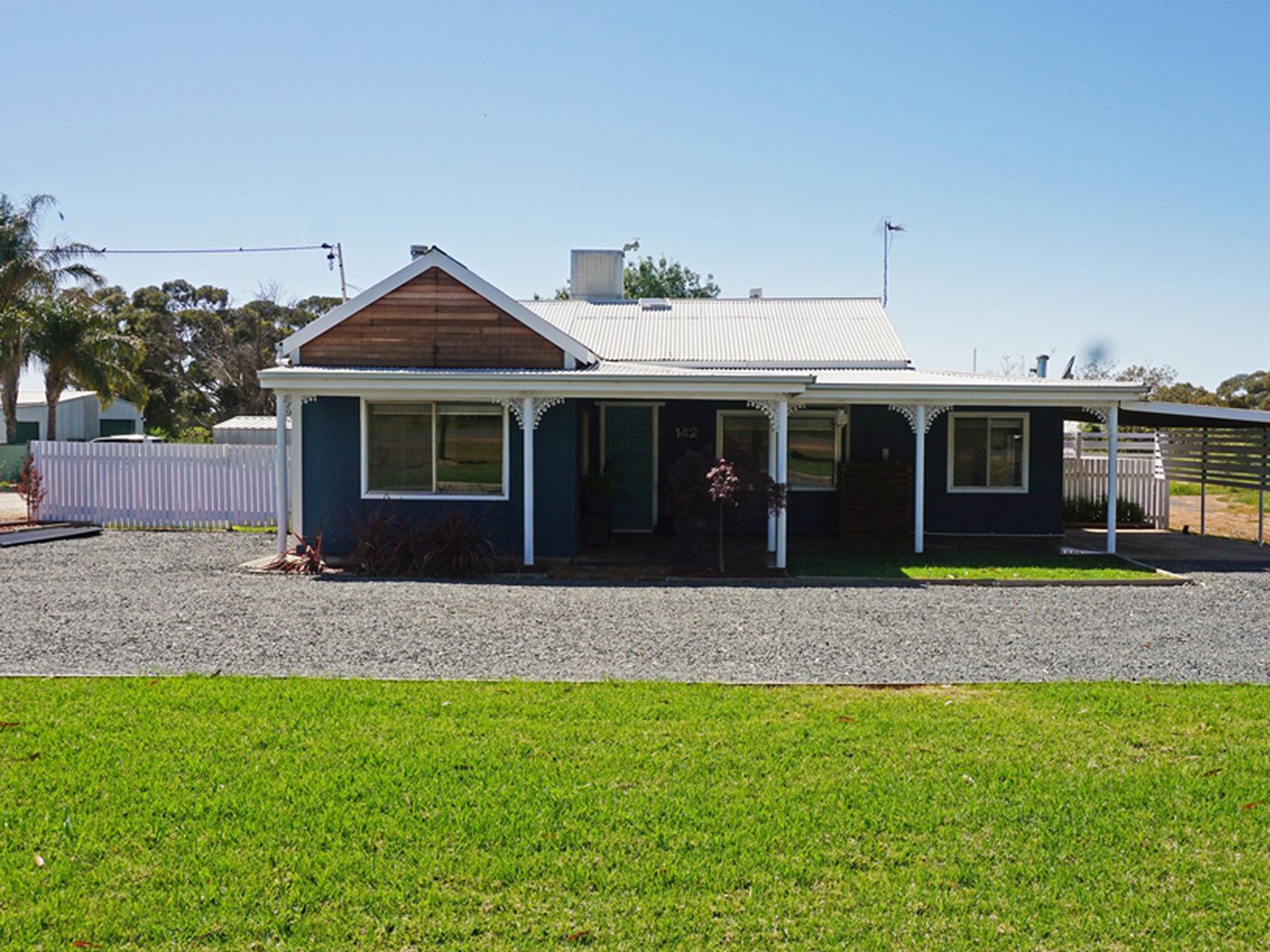 142 Ungarie Road, West Wyalong