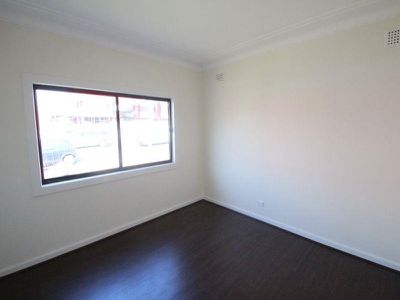 290 Woodville Road, Guildford