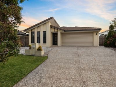 24 Worchester Crescent, Wakerley