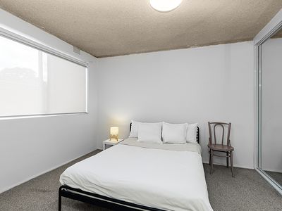 6 / 15 Mascot Drive, Eastlakes