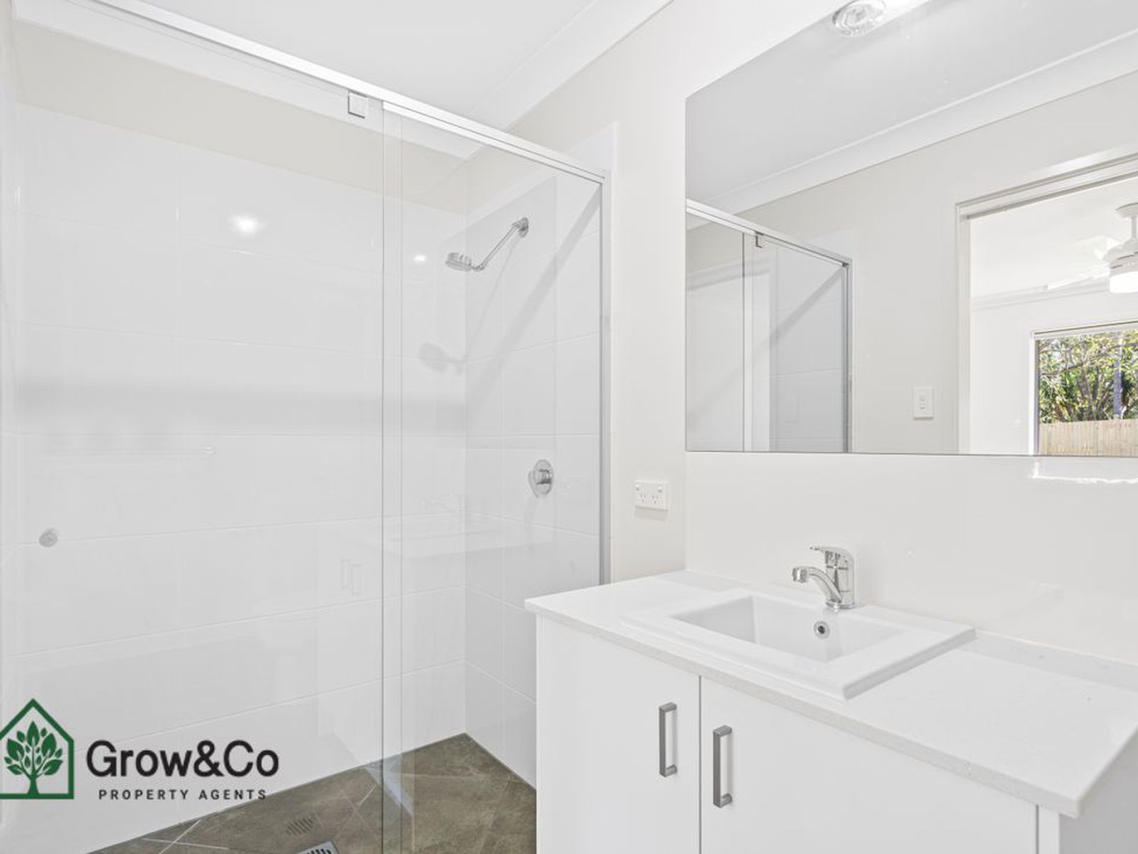 Investor or Two families! under $1.15 m Dual Home 
