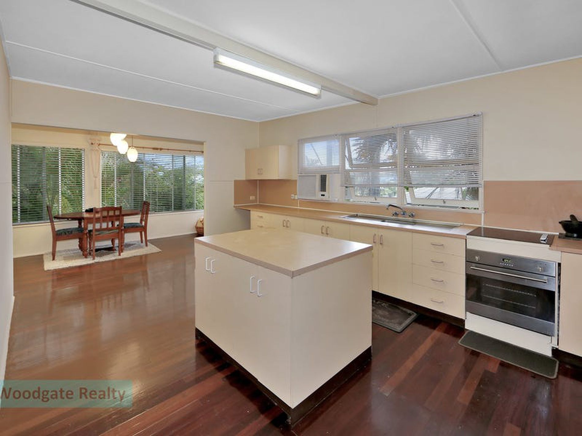 8 Fifth Ave, Woodgate