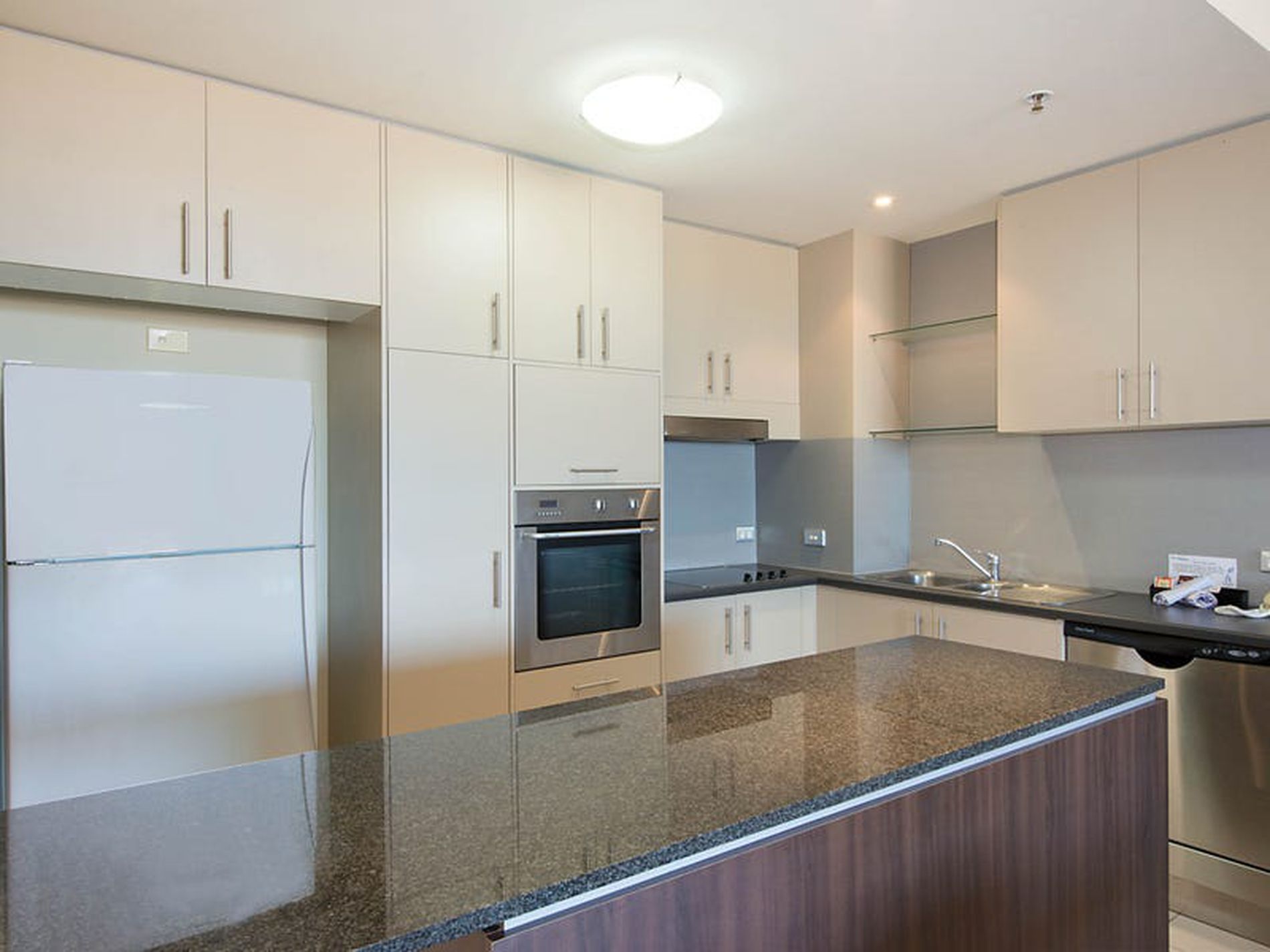 LABRADOR RAAS Property Group