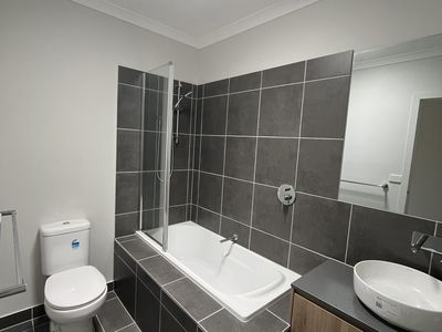 12 Harshaw Road, Thornhill Park