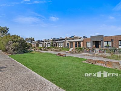 33 Fadden Mews, Officer