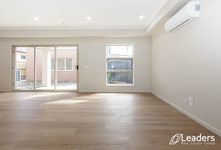 1 / 4 BOX AVENUE, Forest Hill
